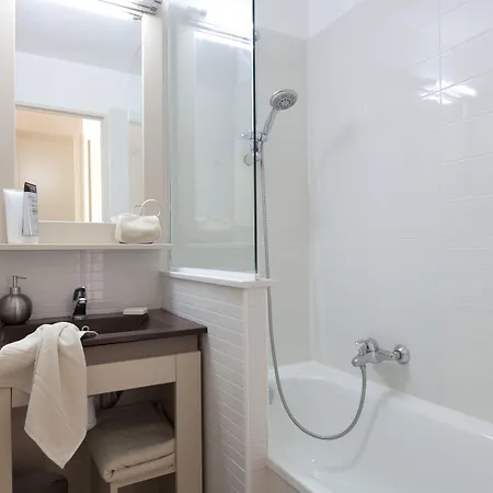 Pierre & Les Parcs De גרימו