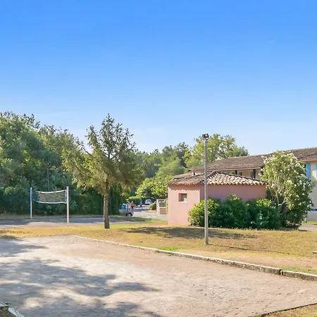 Pierre & Les Parcs De 3* גרימו