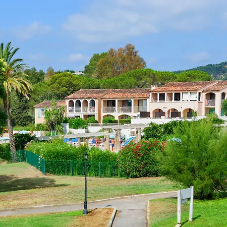 Pierre & Les Parcs De מלון דירות 3*