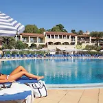 Pierre & Les Parcs De 3* גרימו