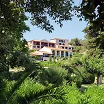Pierre & Les Parcs De 3* גרימו