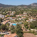 Pierre & Les Parcs De 3*