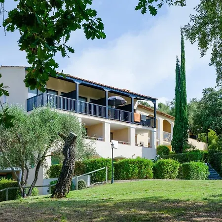 Pierre & Les Parcs De Apart-hotel