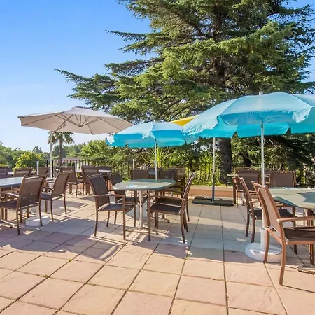 Hotel apartamentowy Pierre & Les Parcs De 3*