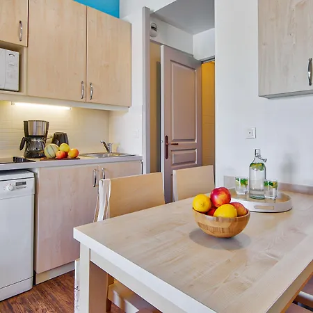 Hotel apartamentowy Pierre & Les Parcs De 3*