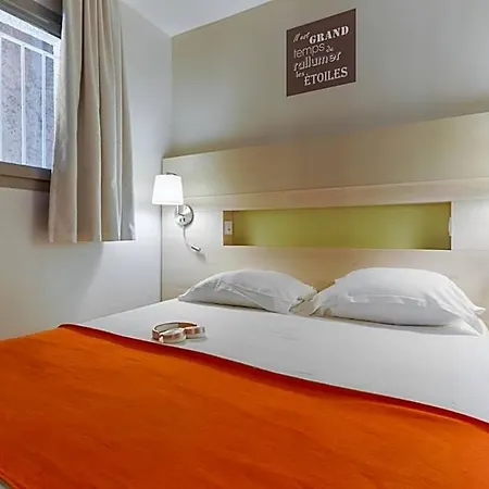 Pierre & Les Parcs De Aparthotel 3*