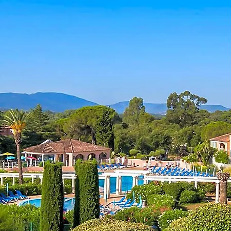 Pierre & Les Parcs De 3*