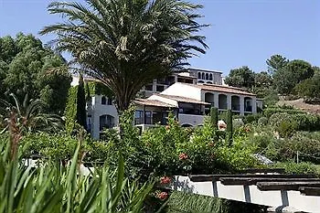 Pierre & Les Parcs De 아파트호텔 3*