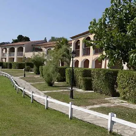 Hotel apartamentowy Pierre & Les Parcs De 3*