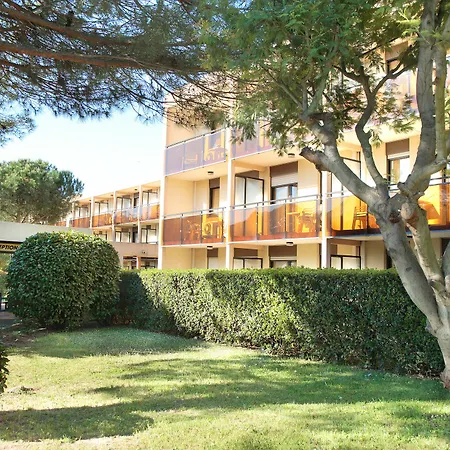 Pierre & Les Parcs De Aparthotel