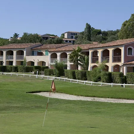 Pierre & Les Parcs De Aparthotel 3*